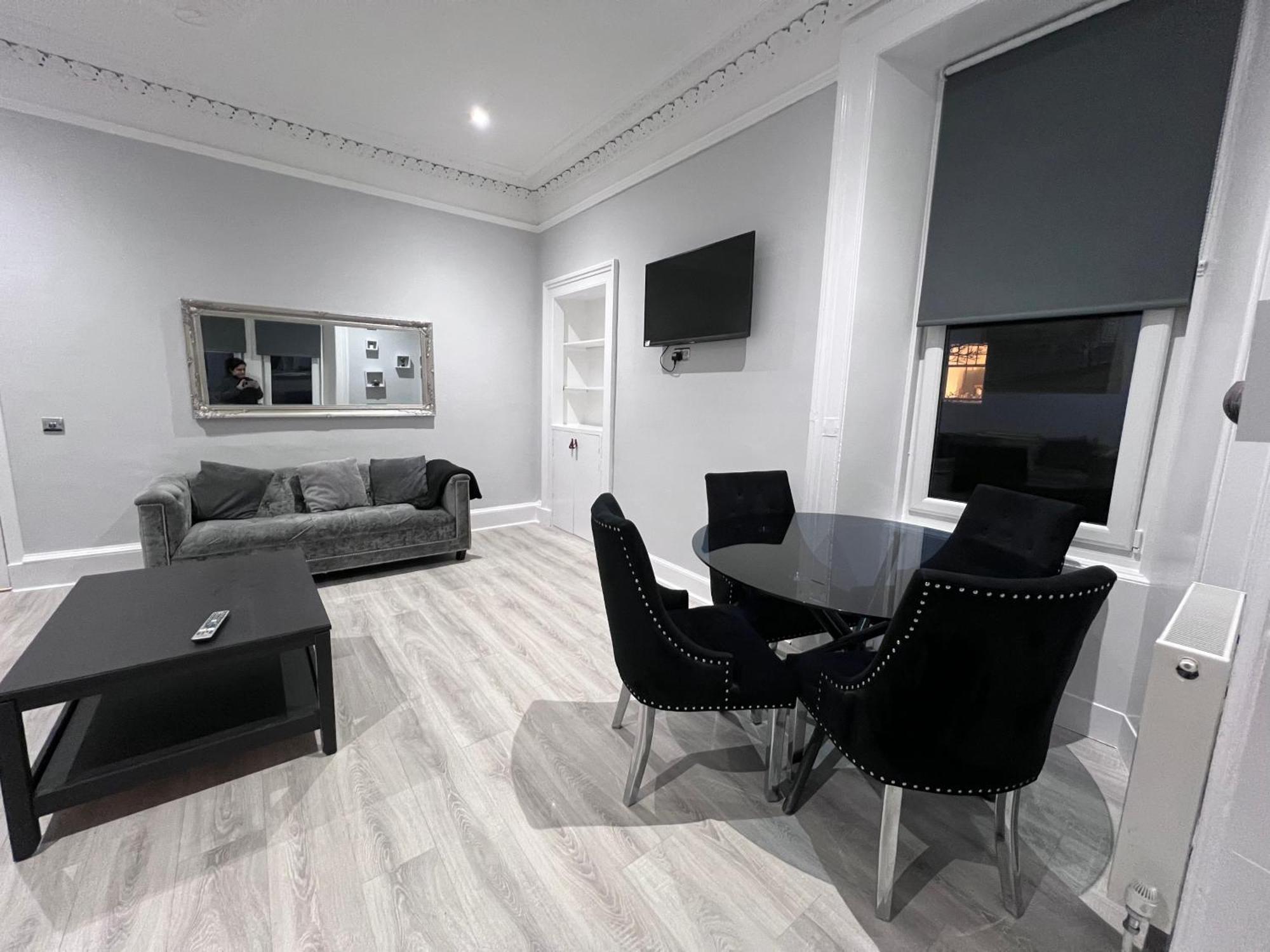 Lovely 4 Bedroom 2Nd Floor Walk Up Apartment Edinburgh Exteriér fotografie