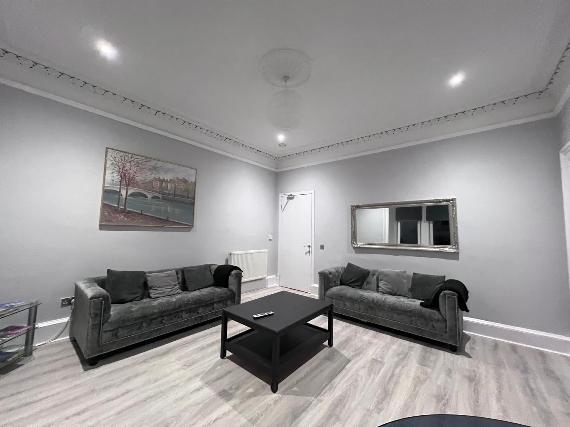Lovely 4 Bedroom 2Nd Floor Walk Up Apartment Edinburgh Exteriér fotografie